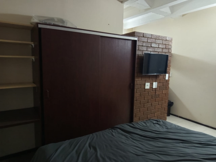 To Let 1 Bedroom Property for Rent in Braamfontein Gauteng