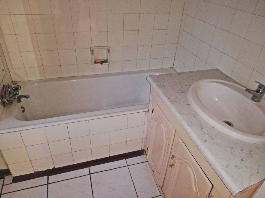 1 Bedroom Property for Sale in Krugersdorp Gauteng