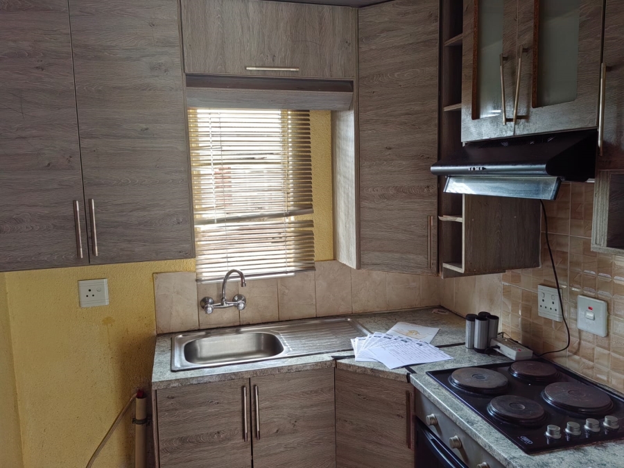 2 Bedroom Property for Sale in Aureus Gauteng