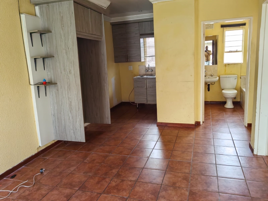 2 Bedroom Property for Sale in Aureus Gauteng