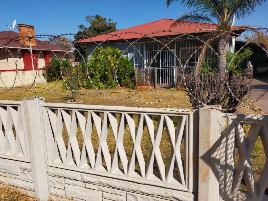 3 Bedroom Property for Sale in Westonaria Gauteng