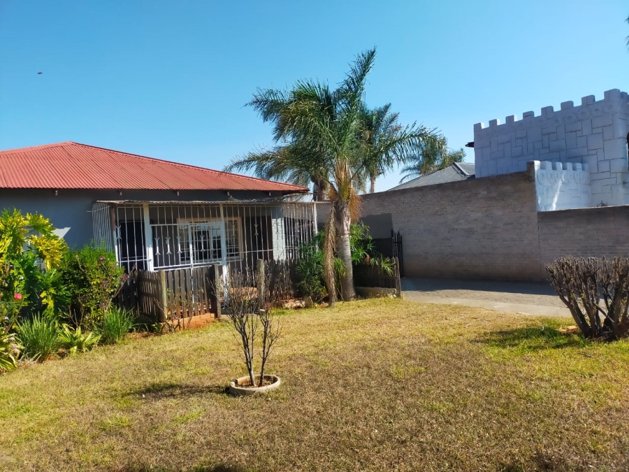 3 Bedroom Property for Sale in Westonaria Gauteng