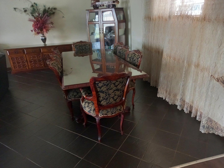 4 Bedroom Property for Sale in Helikonpark Gauteng