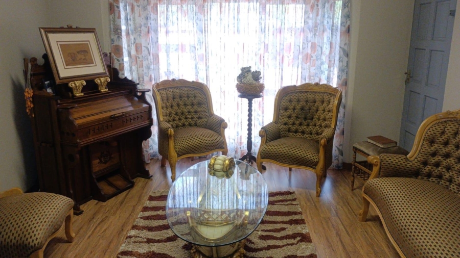 4 Bedroom Property for Sale in Helikonpark Gauteng