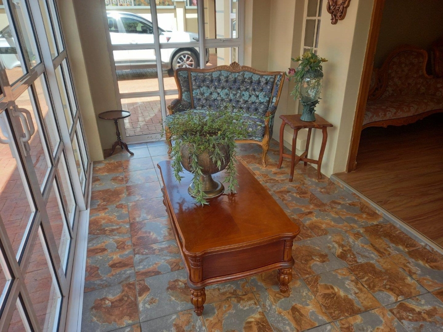 4 Bedroom Property for Sale in Helikonpark Gauteng