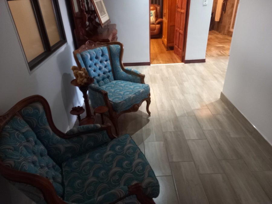 4 Bedroom Property for Sale in Helikonpark Gauteng