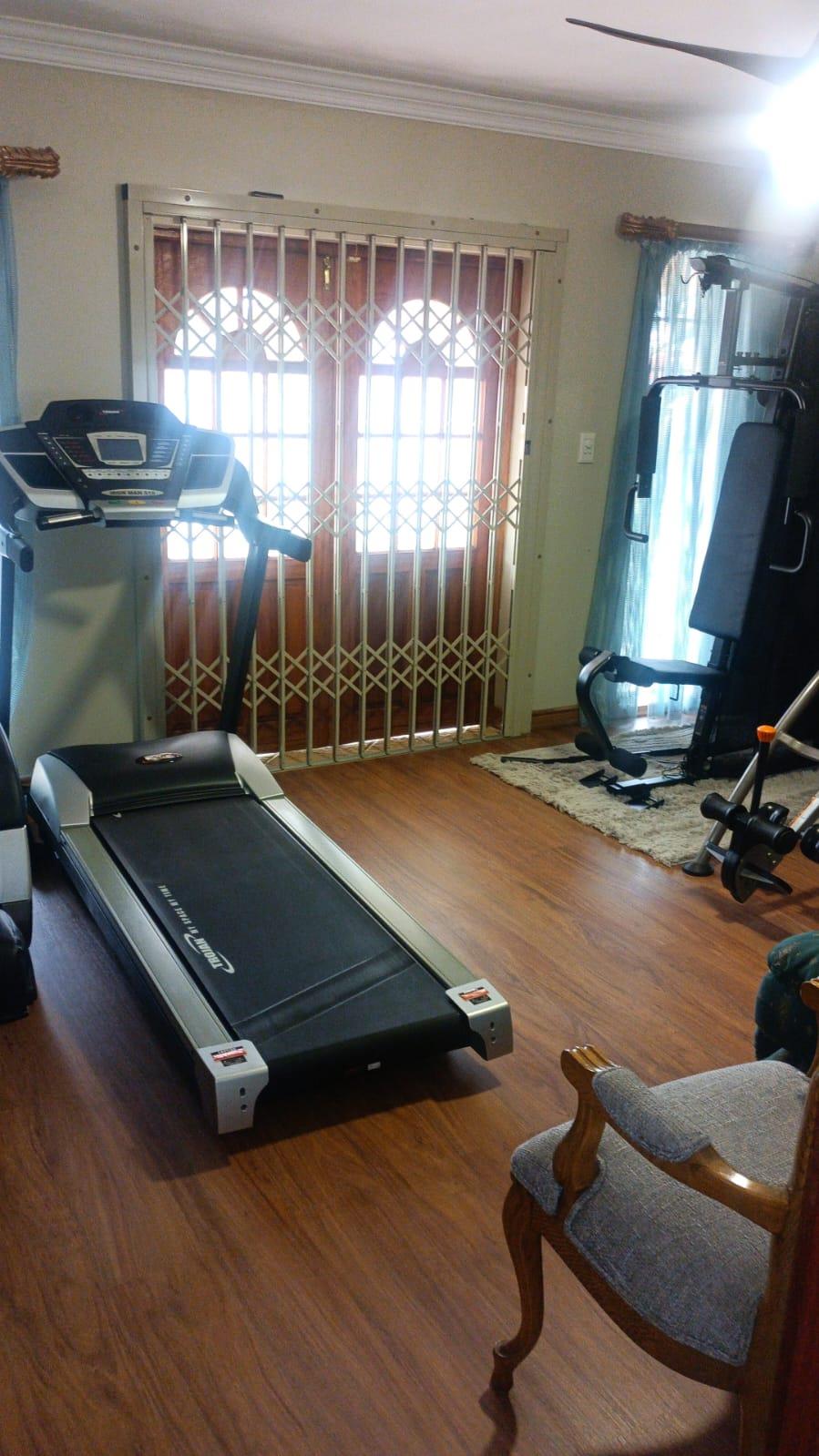 4 Bedroom Property for Sale in Helikonpark Gauteng