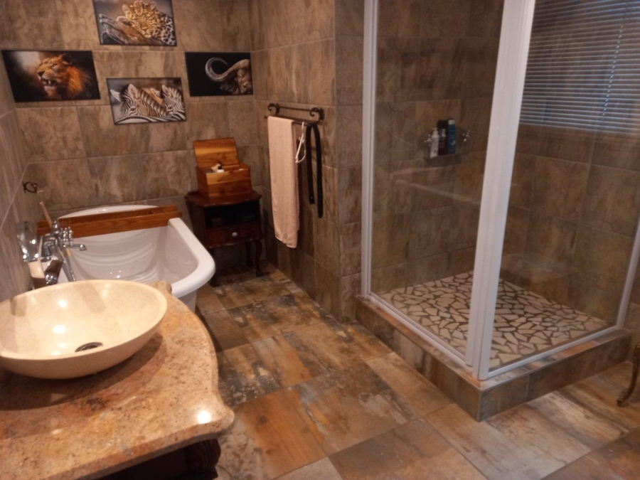 4 Bedroom Property for Sale in Helikonpark Gauteng