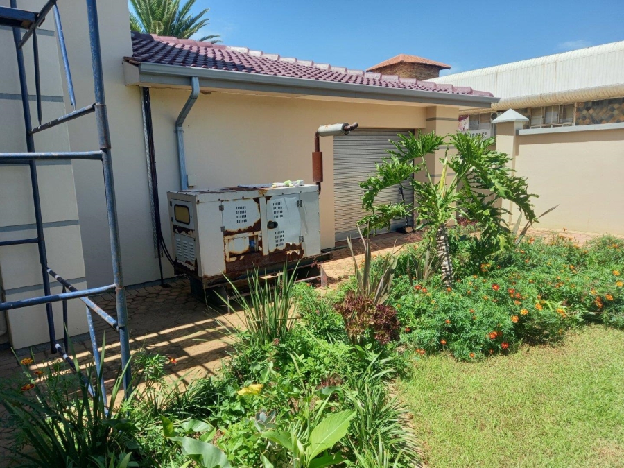 4 Bedroom Property for Sale in Helikonpark Gauteng