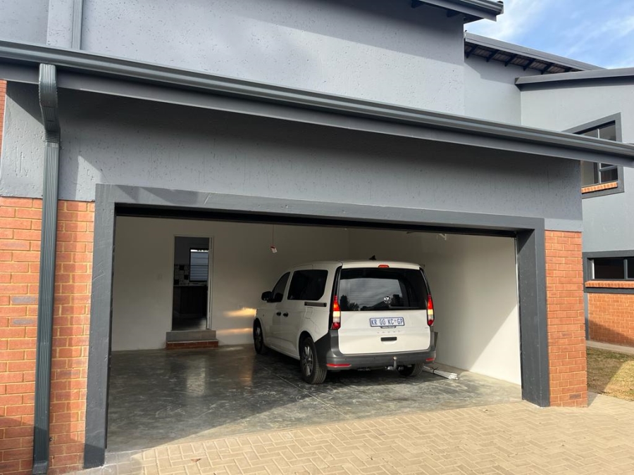 3 Bedroom Property for Sale in Greenhills Gauteng