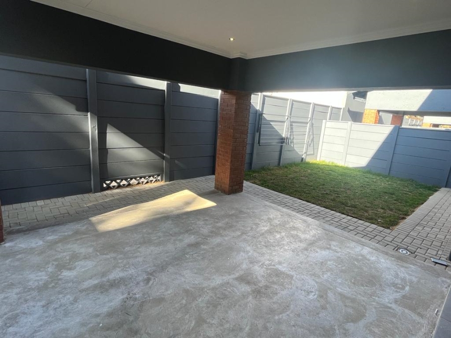 3 Bedroom Property for Sale in Greenhills Gauteng