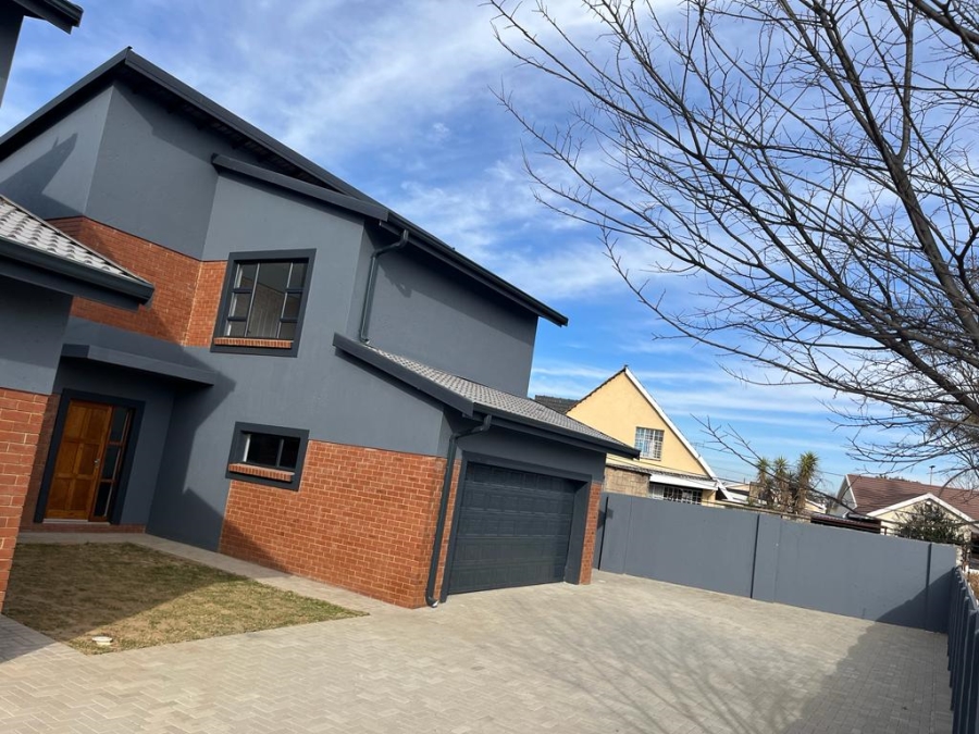 3 Bedroom Property for Sale in Greenhills Gauteng