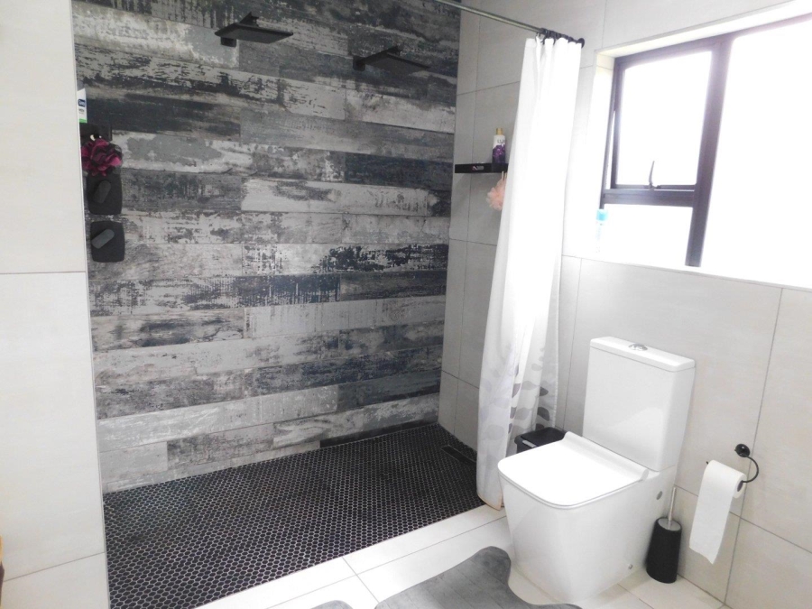 4 Bedroom Property for Sale in Noordheuwel Gauteng