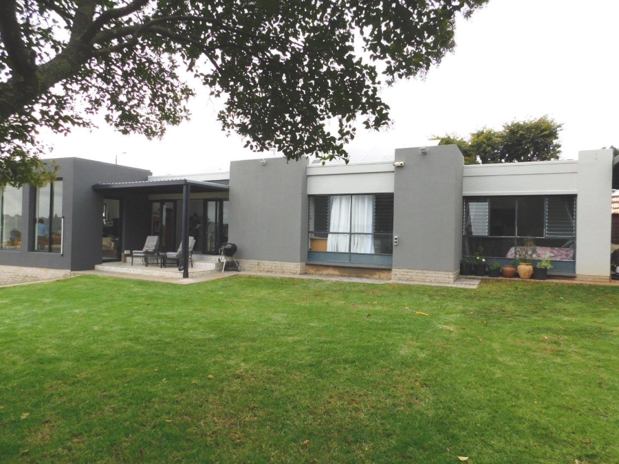 4 Bedroom Property for Sale in Noordheuwel Gauteng