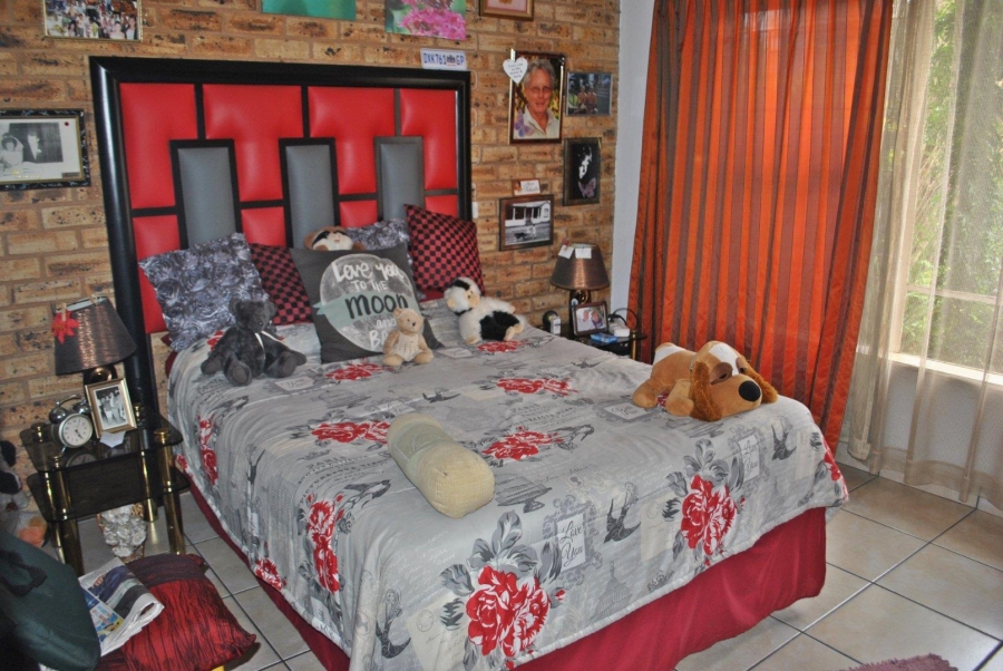 2 Bedroom Property for Sale in Krugersdorp North Gauteng