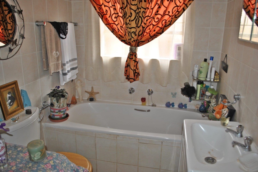 2 Bedroom Property for Sale in Krugersdorp North Gauteng