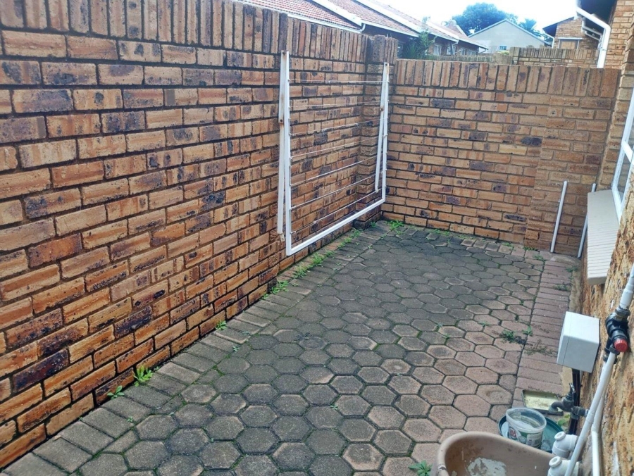 2 Bedroom Property for Sale in Krugersdorp North Gauteng