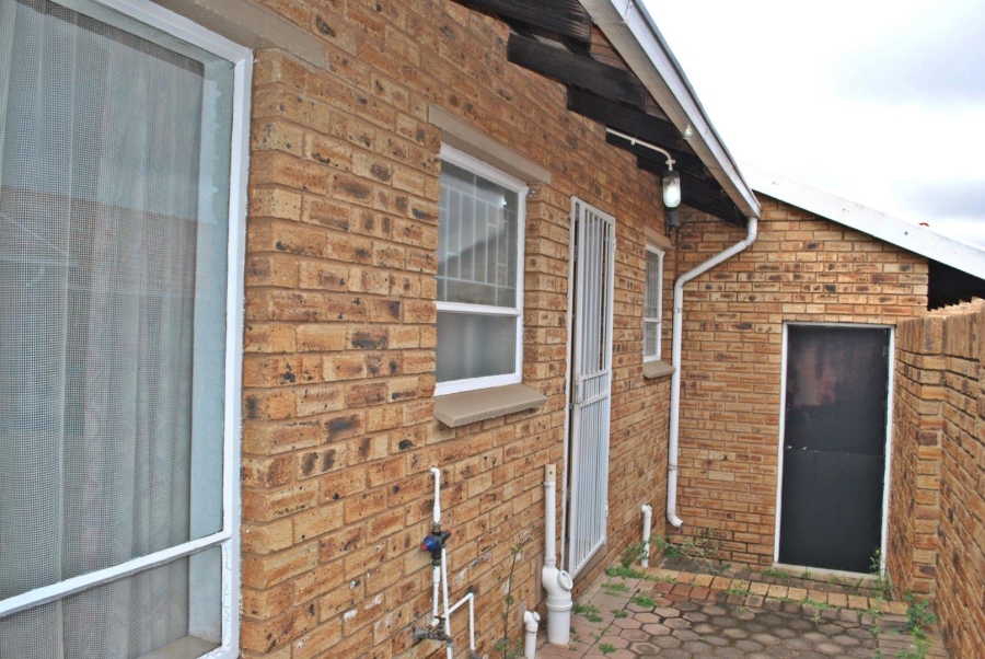 2 Bedroom Property for Sale in Krugersdorp North Gauteng