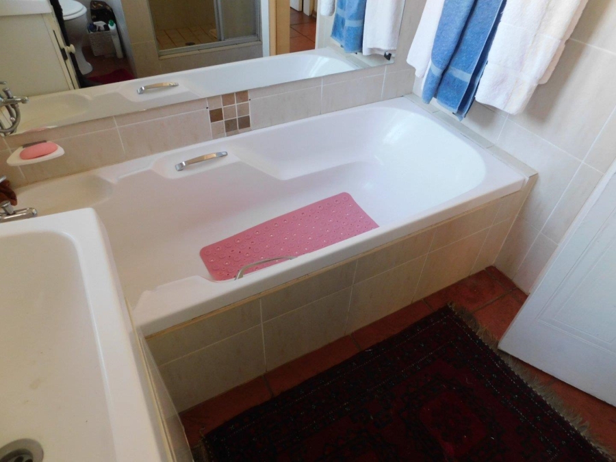 2 Bedroom Property for Sale in Noordheuwel Gauteng