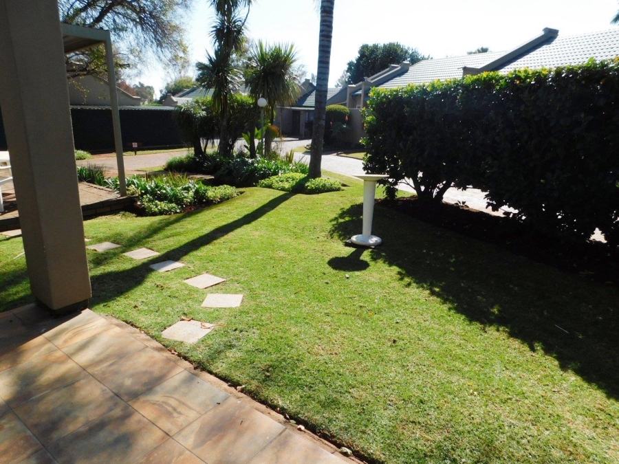 2 Bedroom Property for Sale in Noordheuwel Gauteng