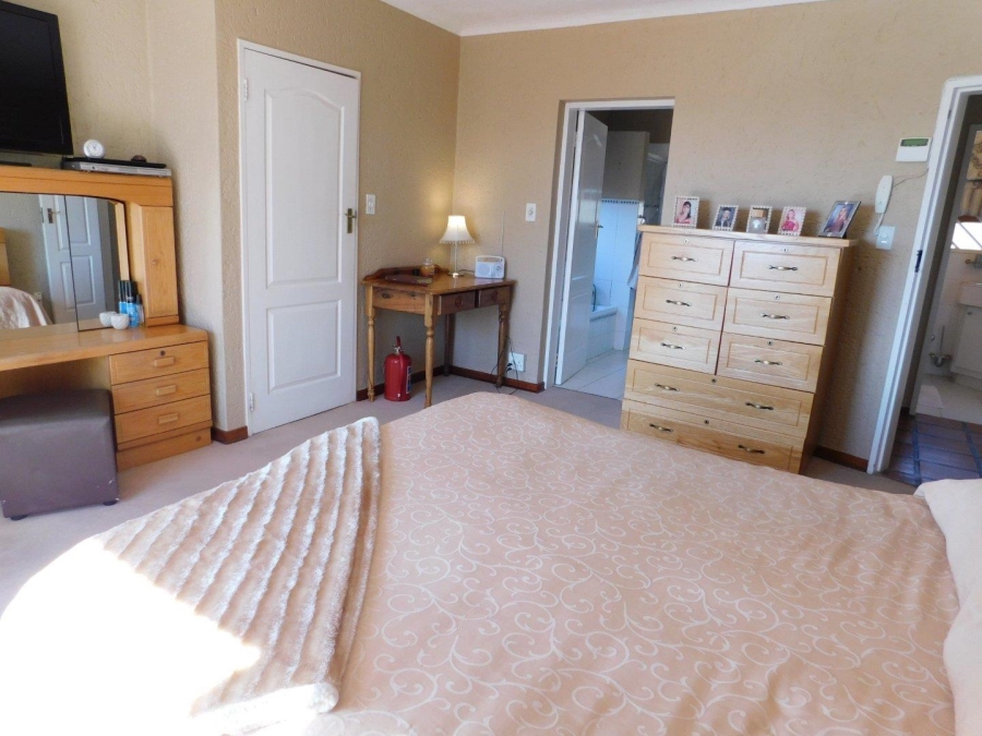 4 Bedroom Property for Sale in Noordheuwel Gauteng