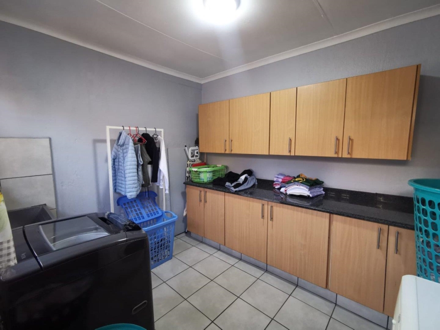 4 Bedroom Property for Sale in Witpoortjie Gauteng
