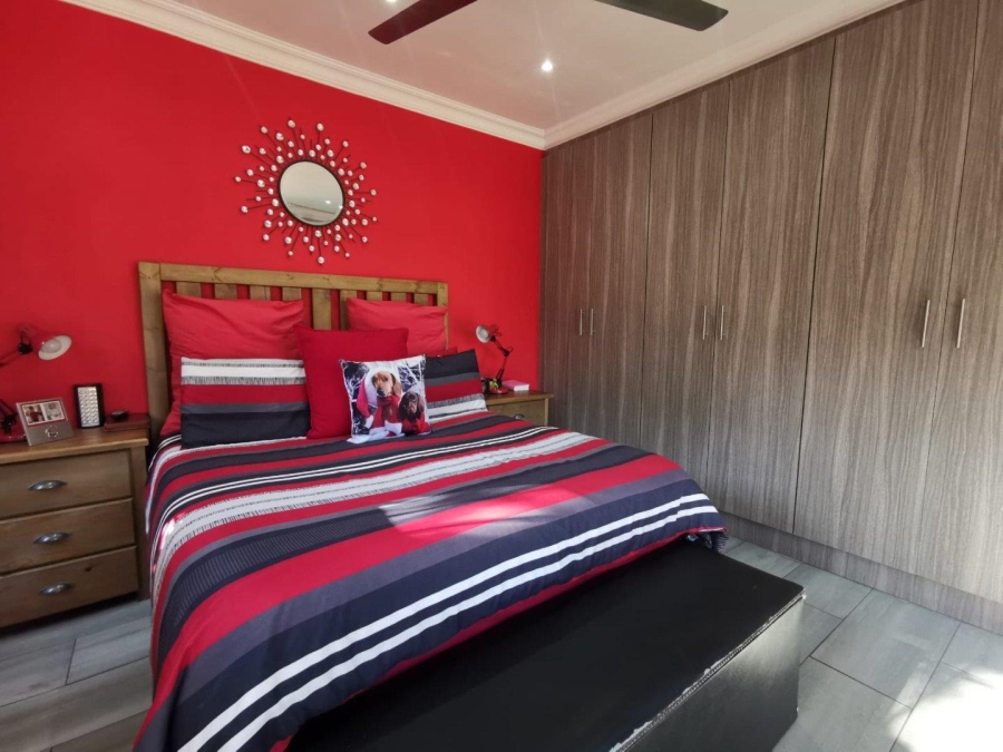 4 Bedroom Property for Sale in Witpoortjie Gauteng