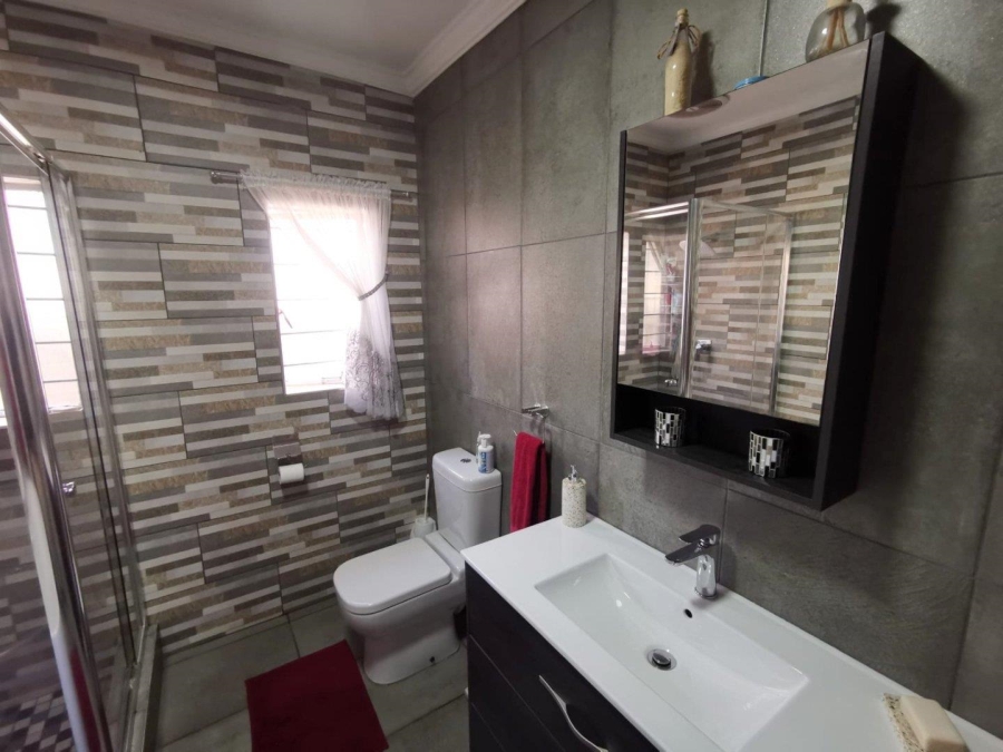 4 Bedroom Property for Sale in Witpoortjie Gauteng