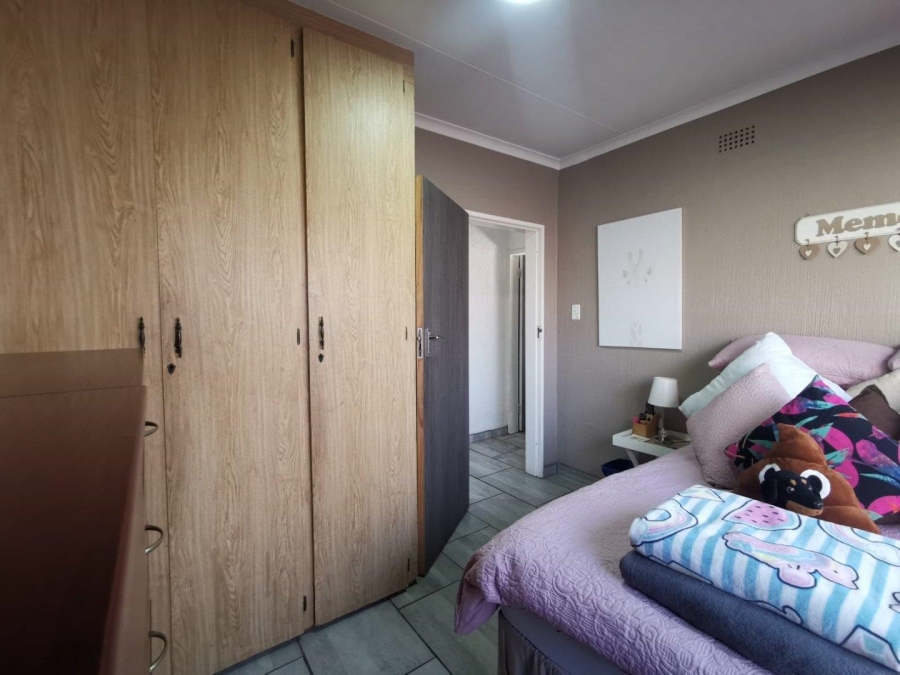 4 Bedroom Property for Sale in Witpoortjie Gauteng