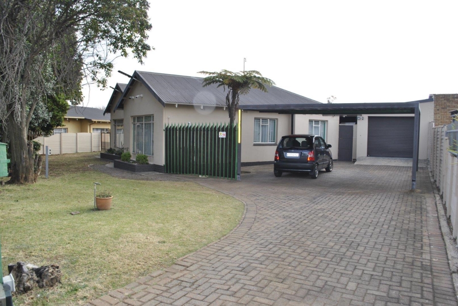 4 Bedroom Property for Sale in Krugersdorp North Gauteng