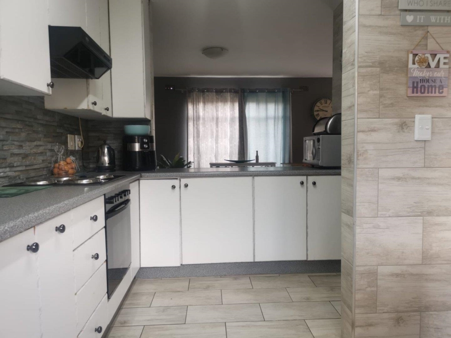 2 Bedroom Property for Sale in Lindhaven Gauteng