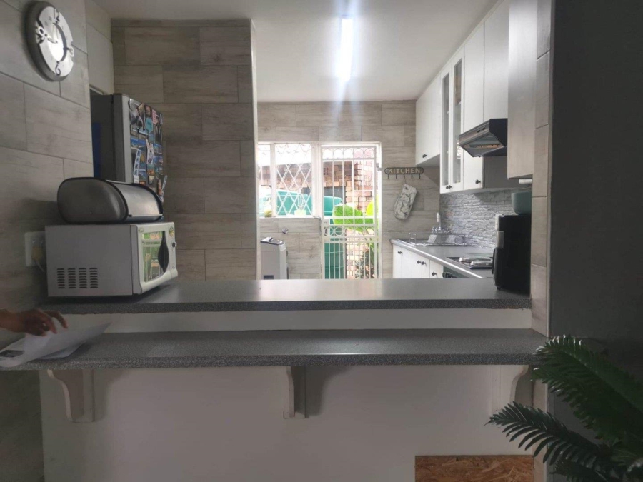 2 Bedroom Property for Sale in Lindhaven Gauteng