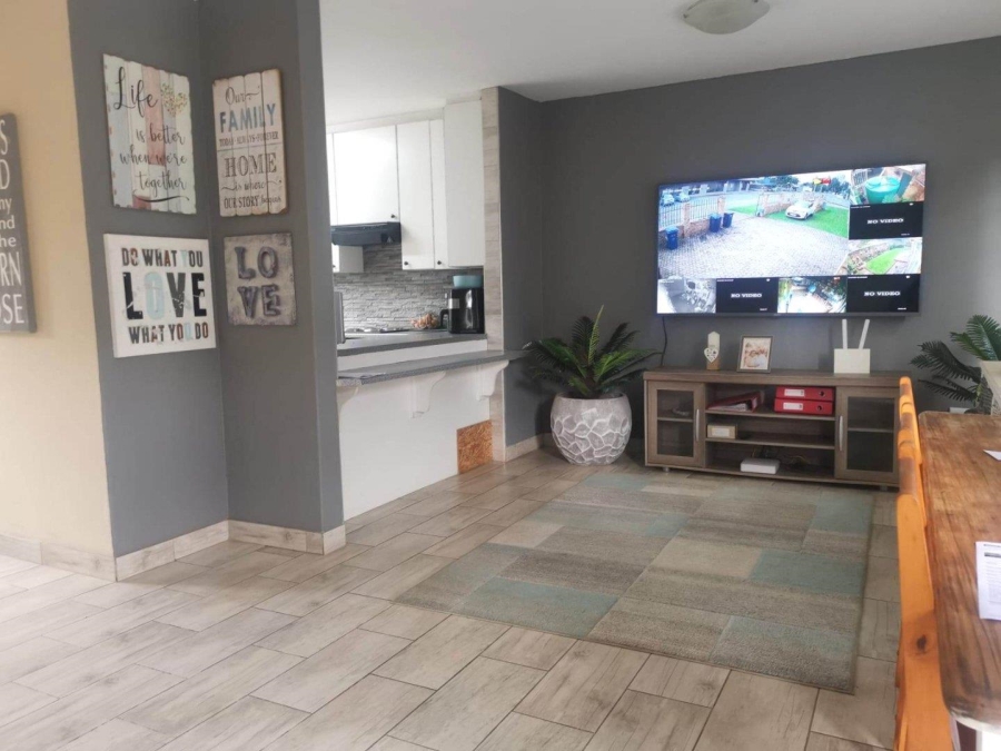 2 Bedroom Property for Sale in Lindhaven Gauteng