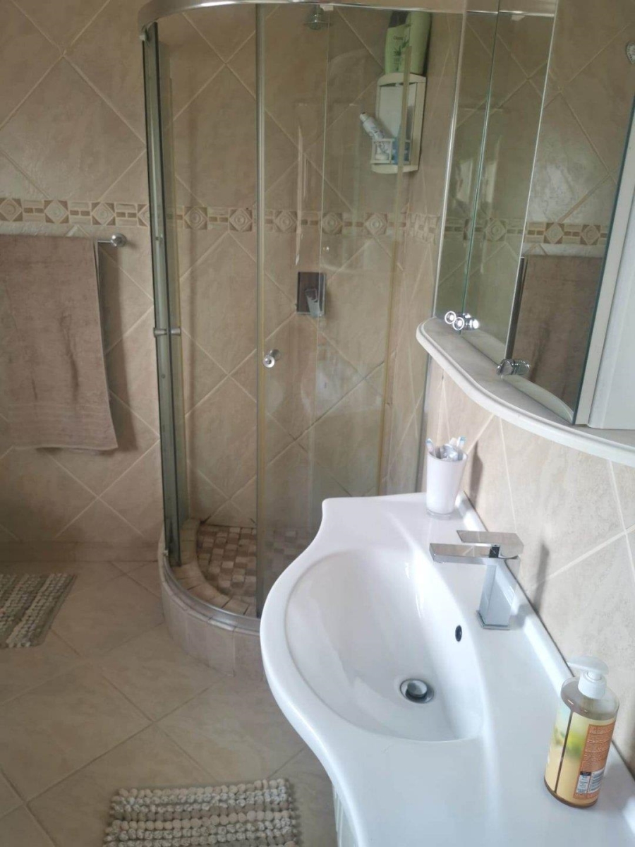 2 Bedroom Property for Sale in Lindhaven Gauteng
