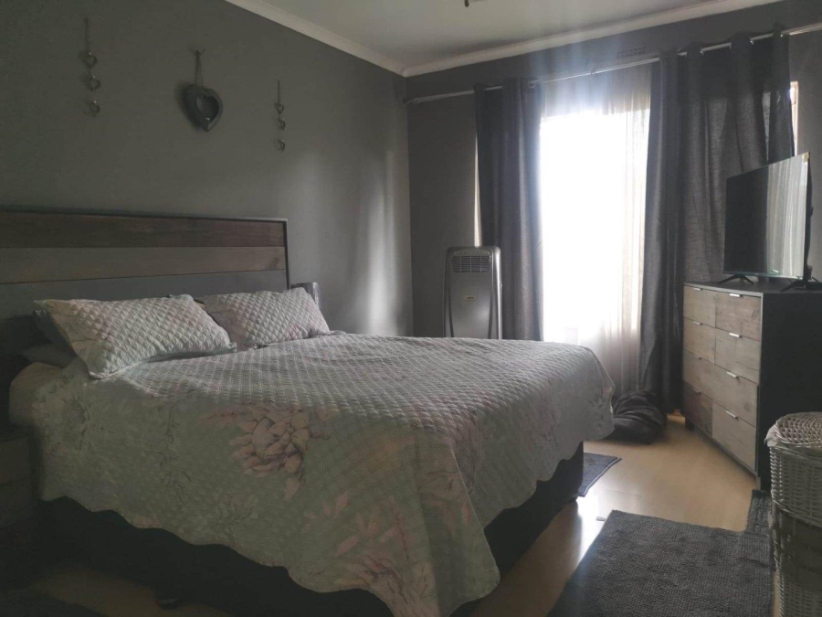 2 Bedroom Property for Sale in Lindhaven Gauteng