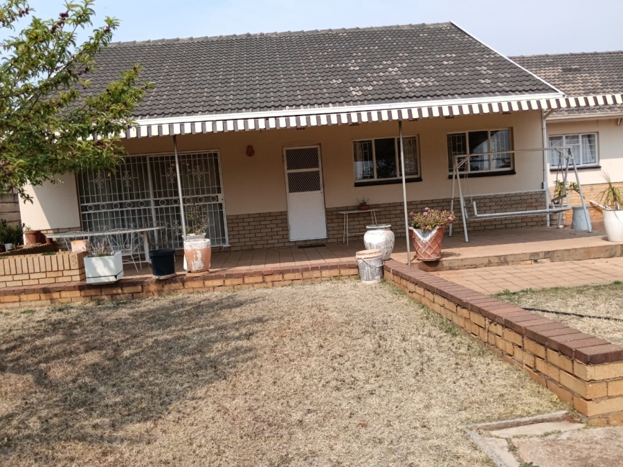 3 Bedroom Property for Sale in Westonaria Gauteng