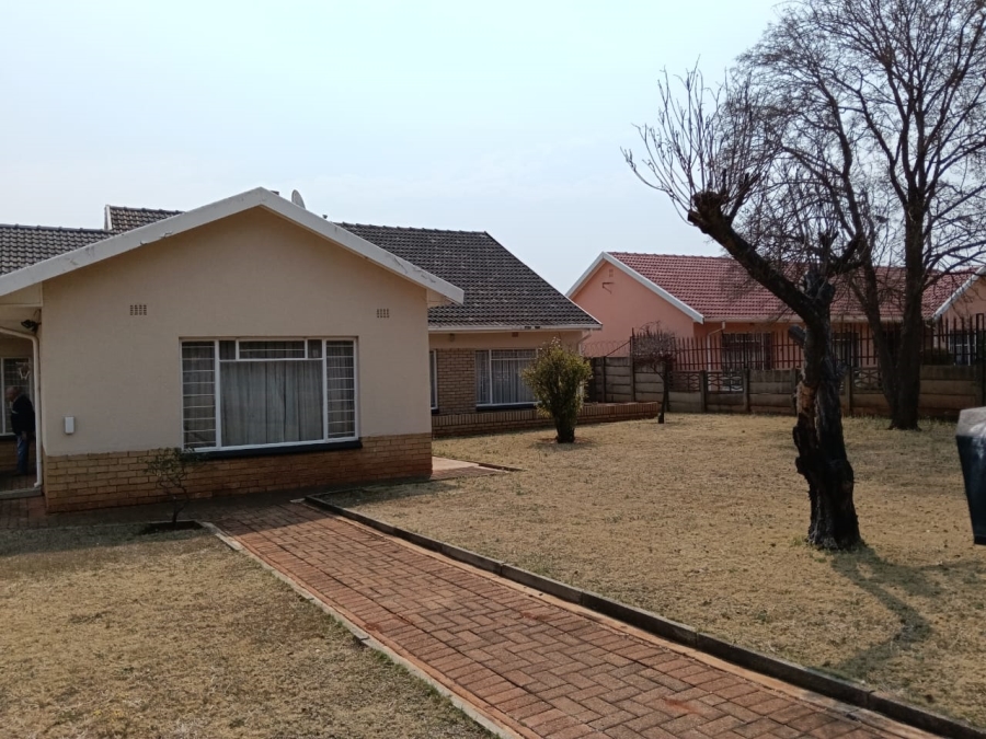 3 Bedroom Property for Sale in Westonaria Gauteng