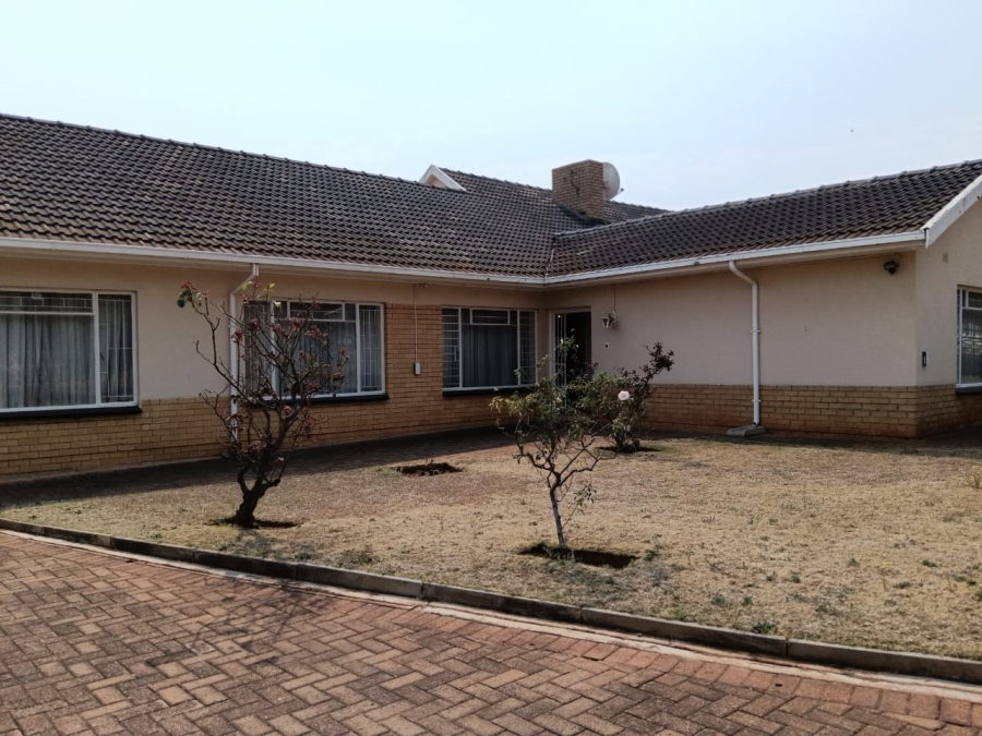 3 Bedroom Property for Sale in Westonaria Gauteng