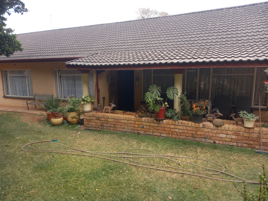 4 Bedroom Property for Sale in Greenhills Gauteng