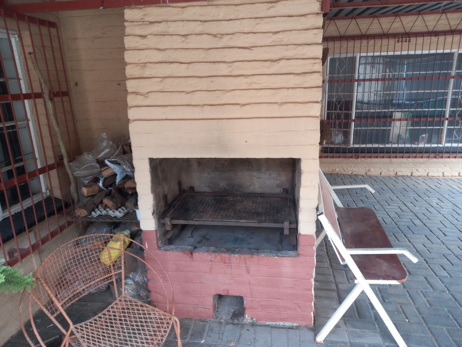 4 Bedroom Property for Sale in Greenhills Gauteng