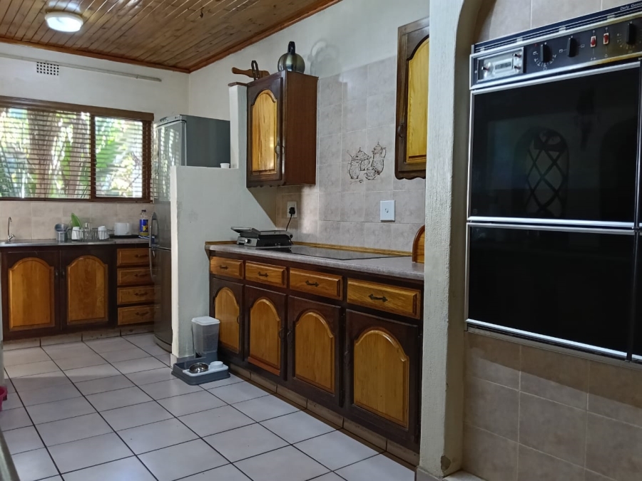 5 Bedroom Property for Sale in Helikonpark Gauteng