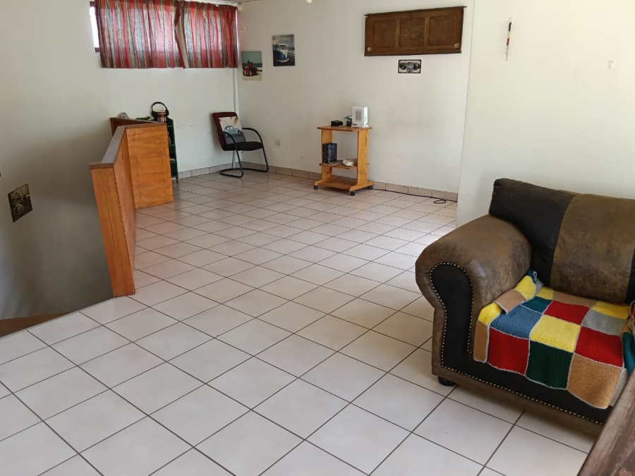 5 Bedroom Property for Sale in Helikonpark Gauteng