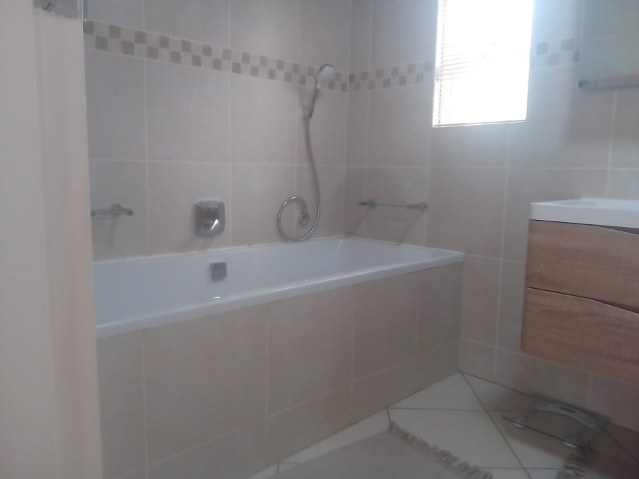 3 Bedroom Property for Sale in Kloofendal Gauteng
