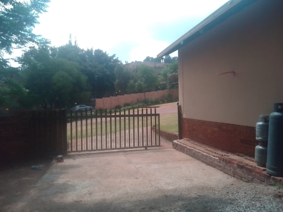 3 Bedroom Property for Sale in Kloofendal Gauteng