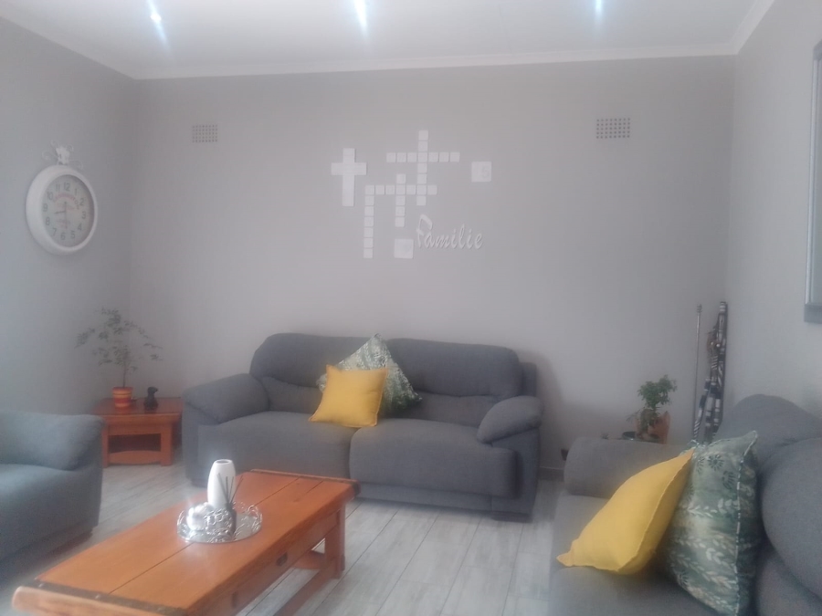 6 Bedroom Property for Sale in Discovery Gauteng