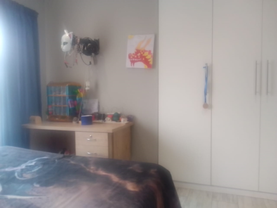 6 Bedroom Property for Sale in Discovery Gauteng