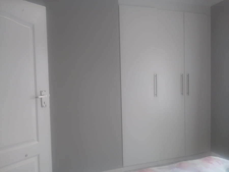 6 Bedroom Property for Sale in Discovery Gauteng