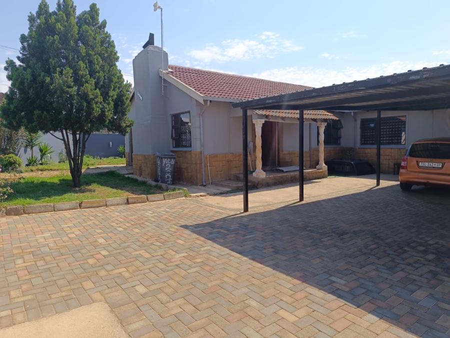 3 Bedroom Property for Sale in Toekomsrus Gauteng