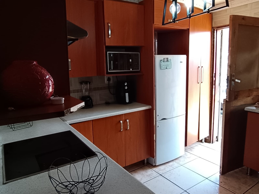 3 Bedroom Property for Sale in Toekomsrus Gauteng