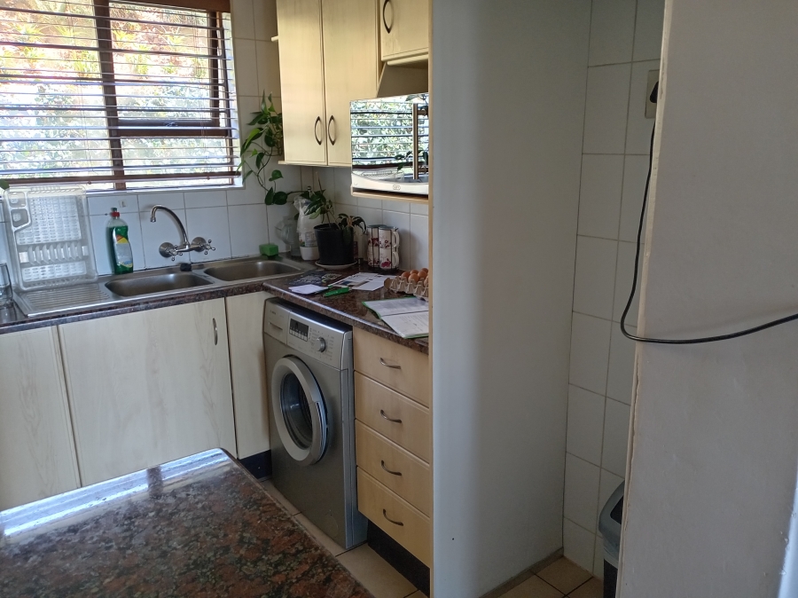 2 Bedroom Property for Sale in Constantia Kloof Gauteng